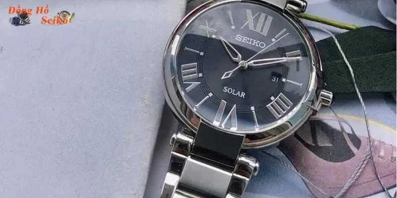 Thiết kế tinh tế trên Seiko Nữ SUT173