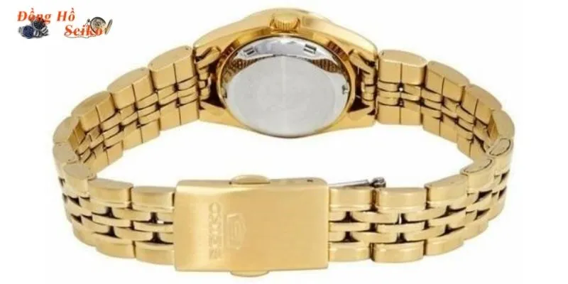 Vỏ và dây đeo được làm từ thép không gỉ